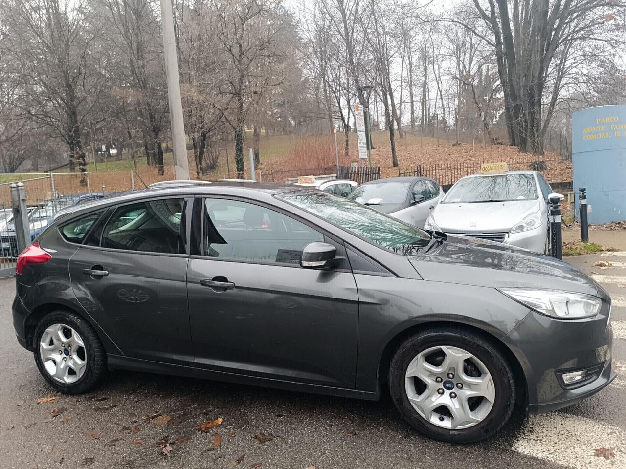 Ford Focus 1.0 DISTRIBUZIONE NUOVA, NAVIGATORE