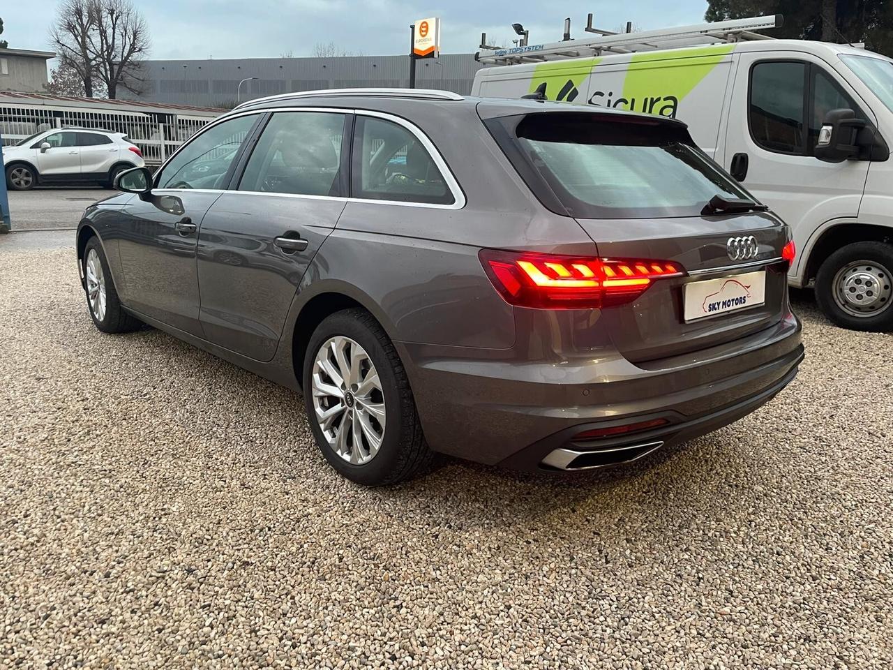 Audi A4 Avant 30 TDI/136 CV S tronic Business Advanced