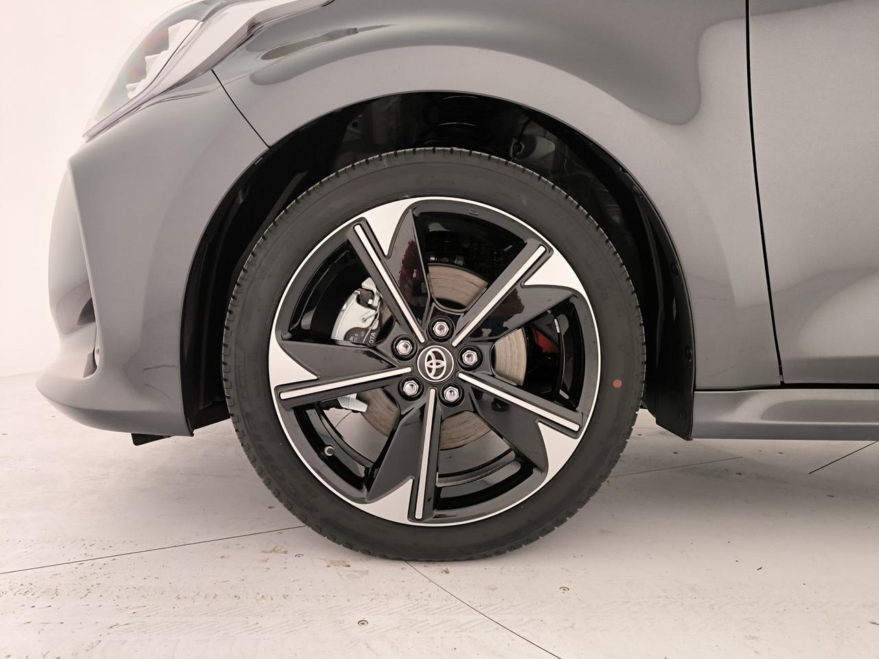 Toyota Yaris 1.5h 130 lounge