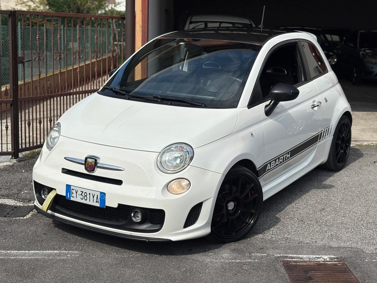 Abarth 500 1.4 Turbo T-Jet Custom