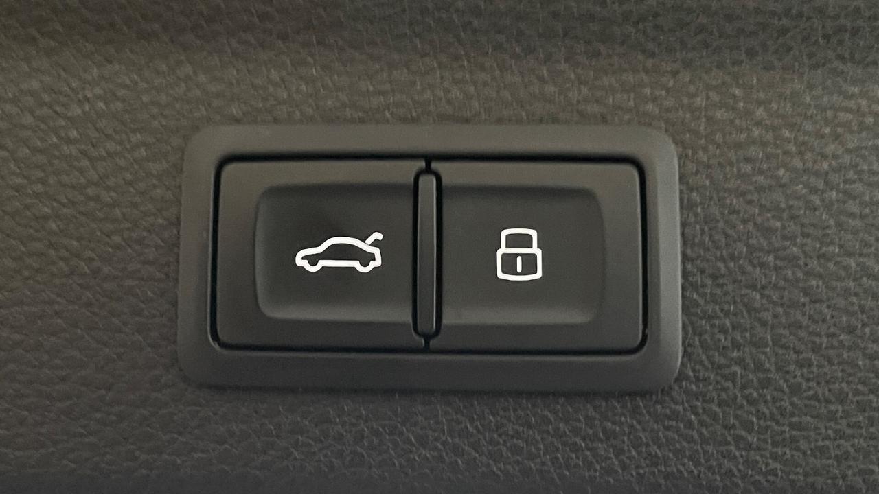 AUDI Q3 QUATTRO 40 2.0 S-LINE S-TRONIC TFSI 190 CV - VIRTUAL COCKPIT, TETTO, PACCHETTO LUCI