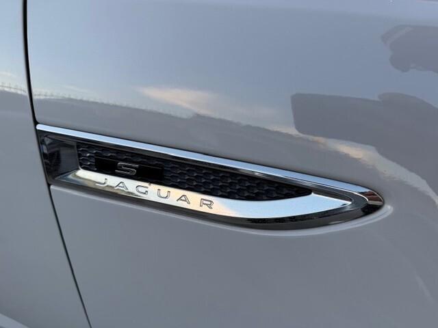 Jaguar E-Pace 2.0D 180 CV AWD aut. R-Dynamic S