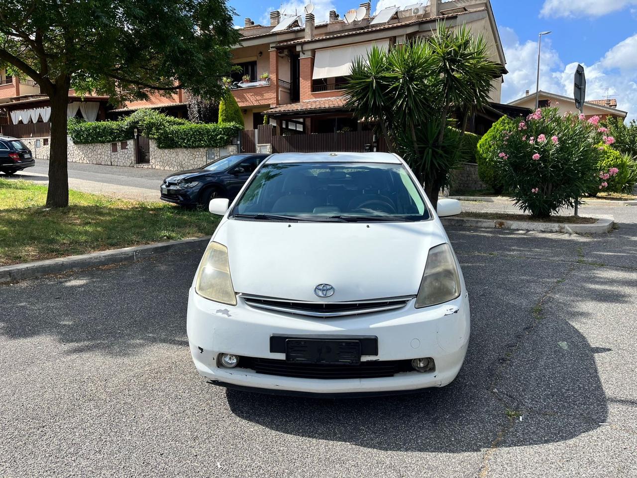 Toyota Prius 1.5i radiata per export