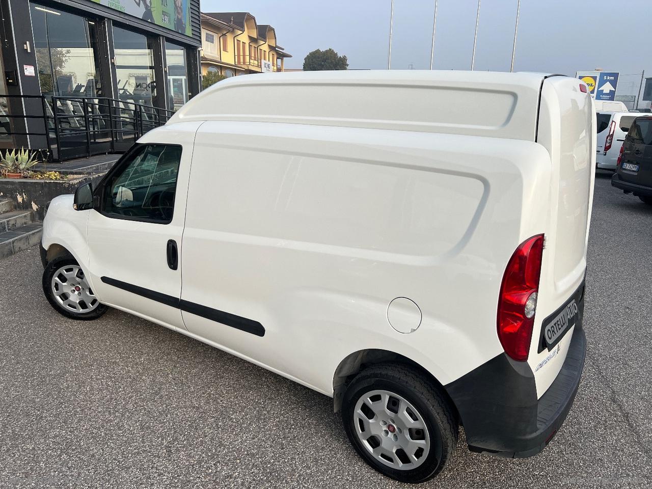 Doblò 1.6 MJT 105 PL-TA Cargo MaxiXL Bus