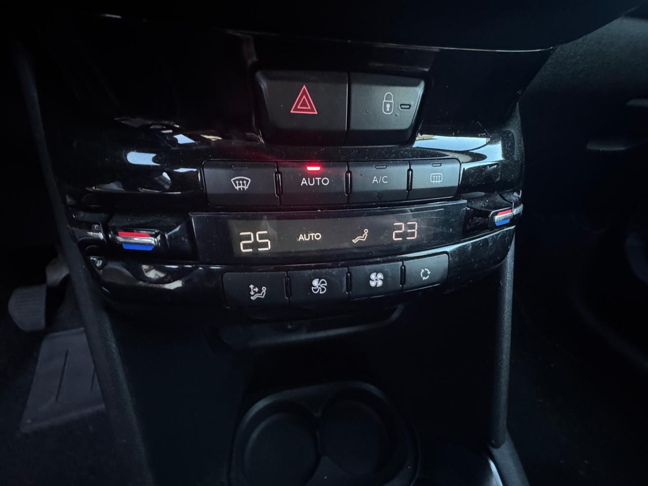 Peugeot 208 1.4 HDi 68 CV 3 porte Allure
