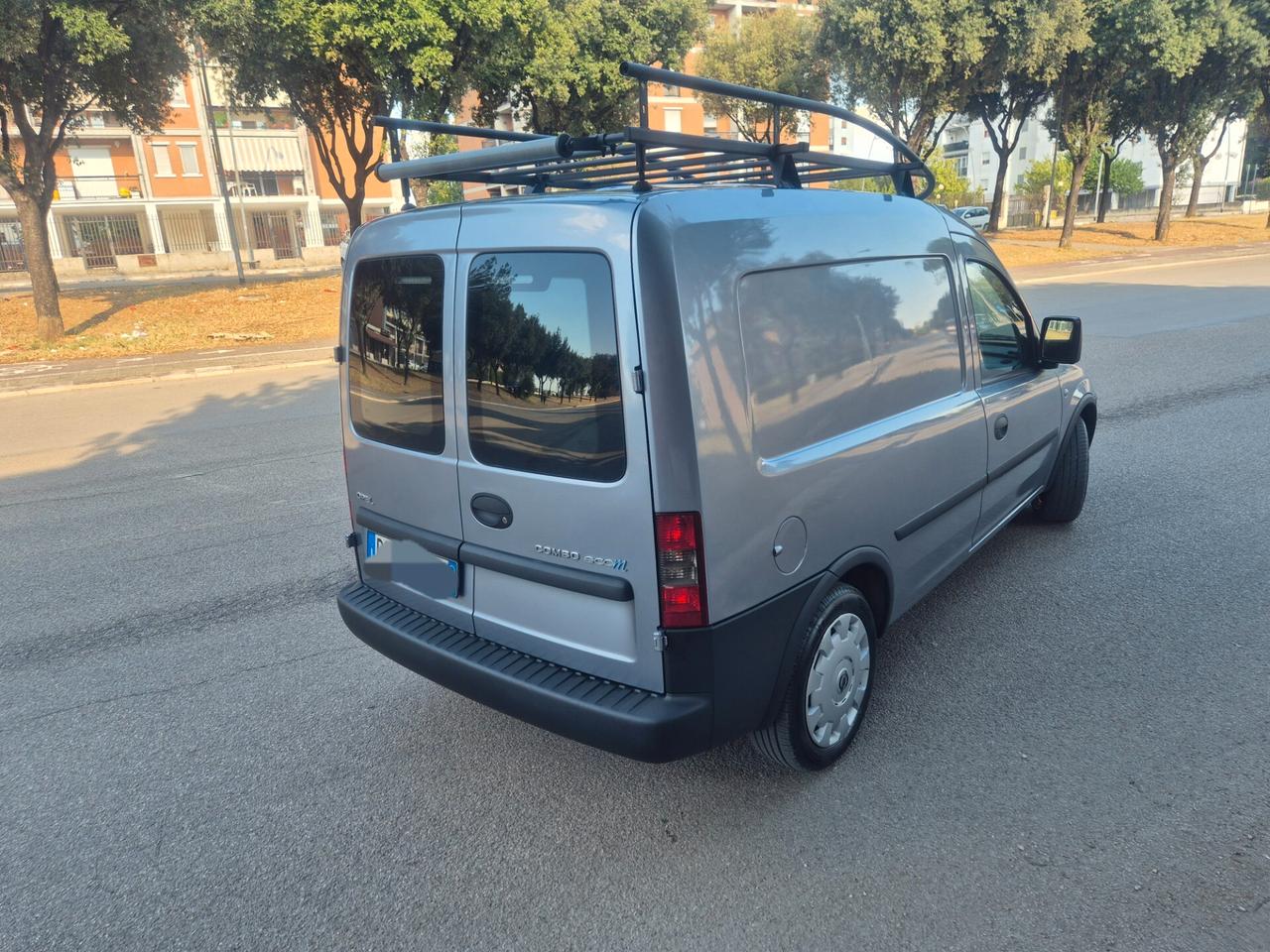 Opel Combo 1.6 94cv metano casa madre 2010