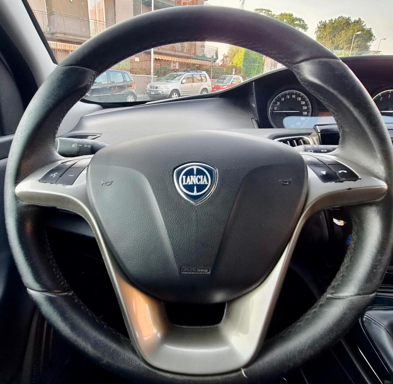 Lancia Ypsilon 1.2 69 CV 5 porte GPL Ecochic Gold
