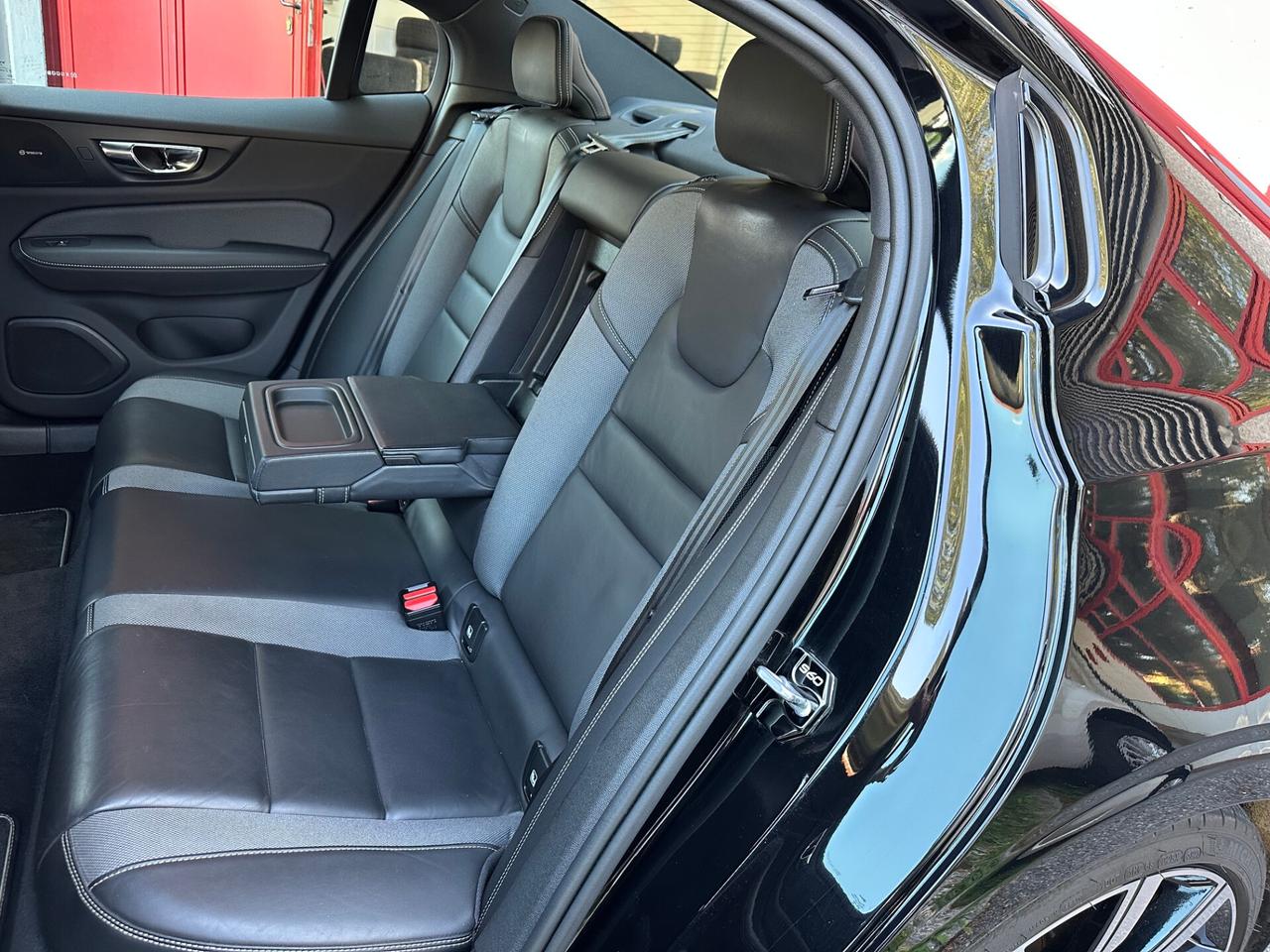 Volvo S60 2.0 t5 R-design geartronic