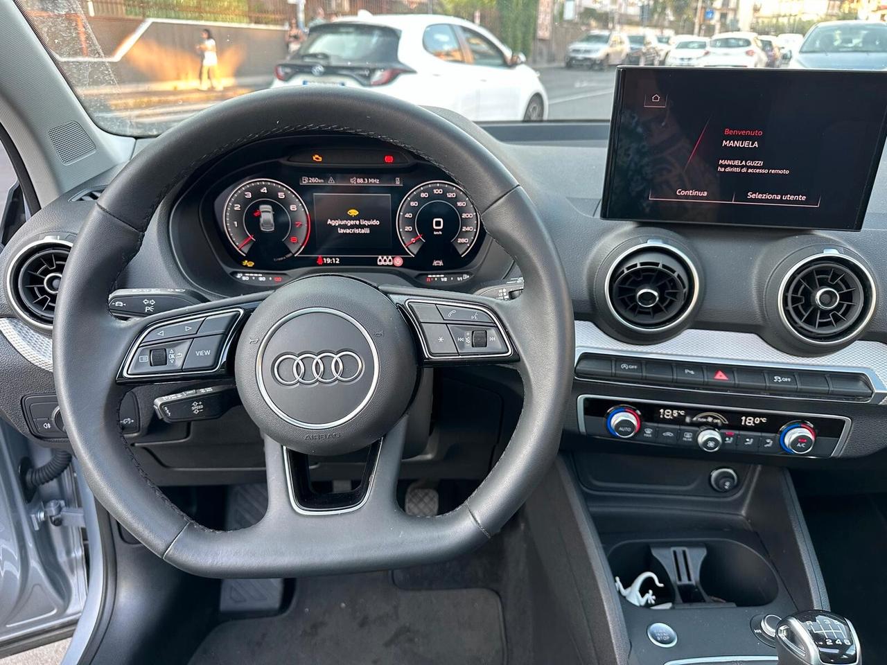 Audi Q2 30 TFSI Business Advanced
