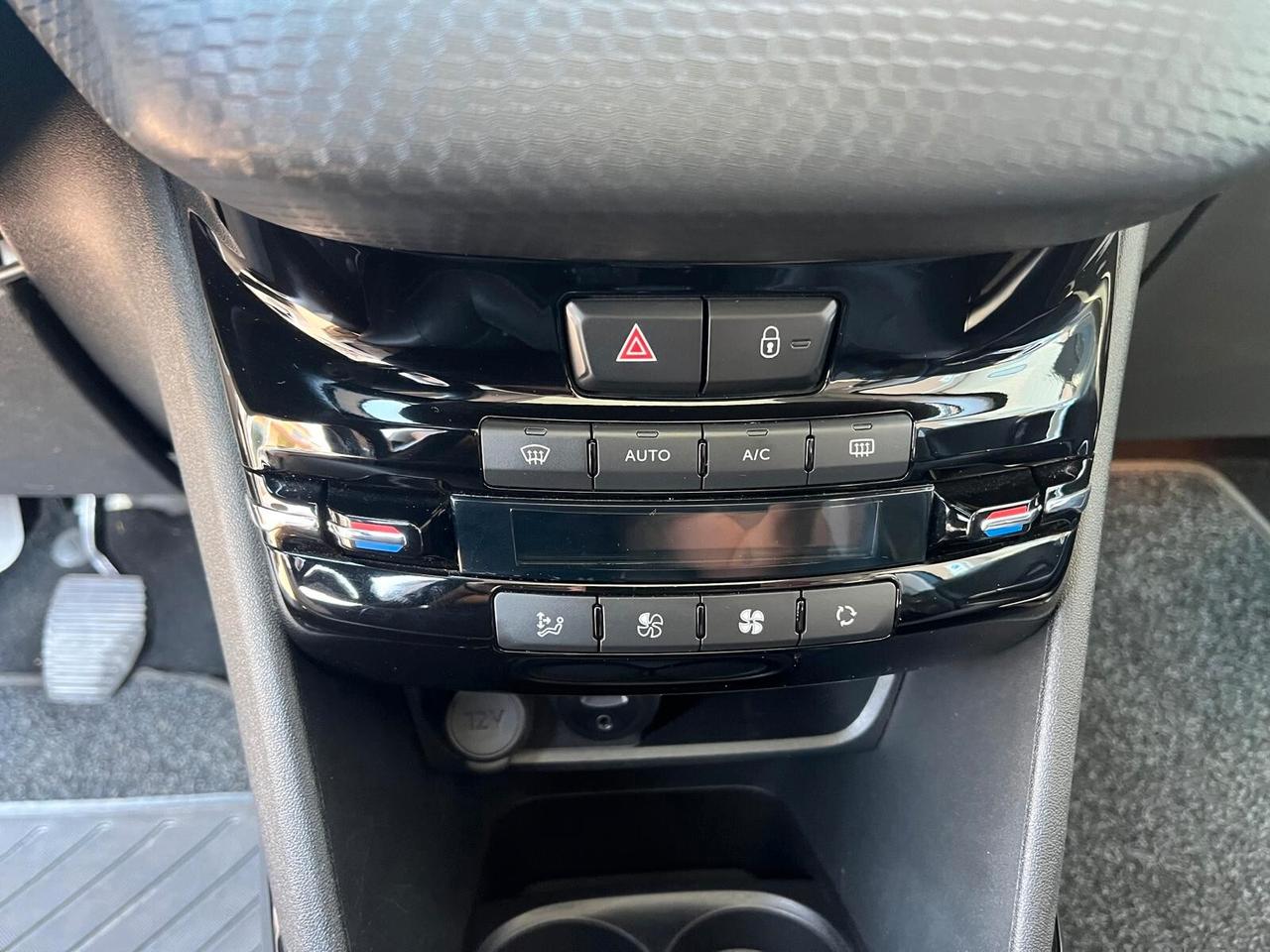 Peugeot 2008 2008 1.2 puretech t Allure s