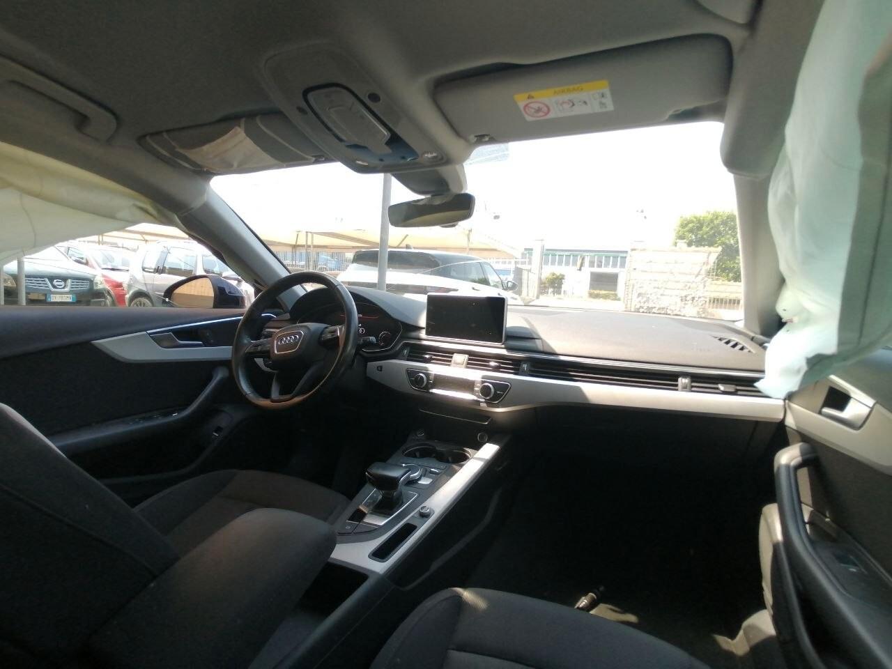 Audi A4 Avant 30 TDI S tronic line edition