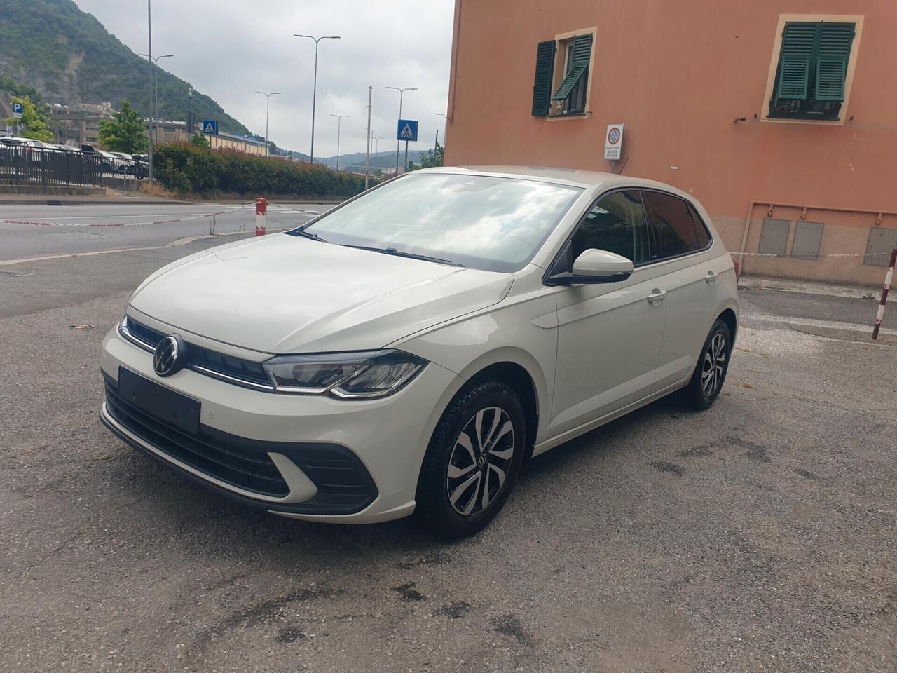Volkswagen Polo 1.0 active