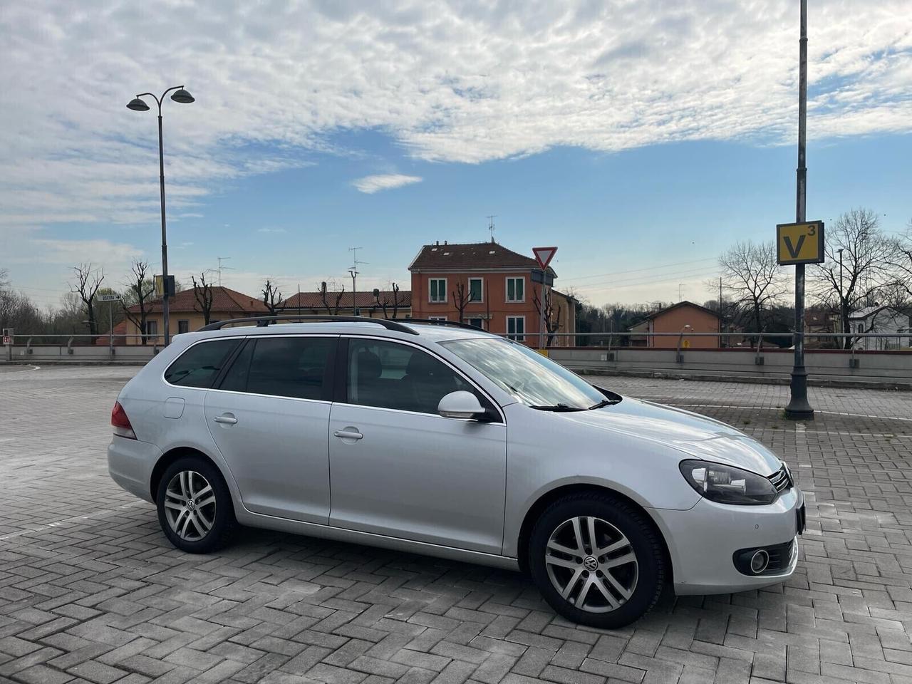 Volkswagen Golf Variant 1.6 TDI DPF DSG Highline 12 MESI GARANZIA UNI. PRO