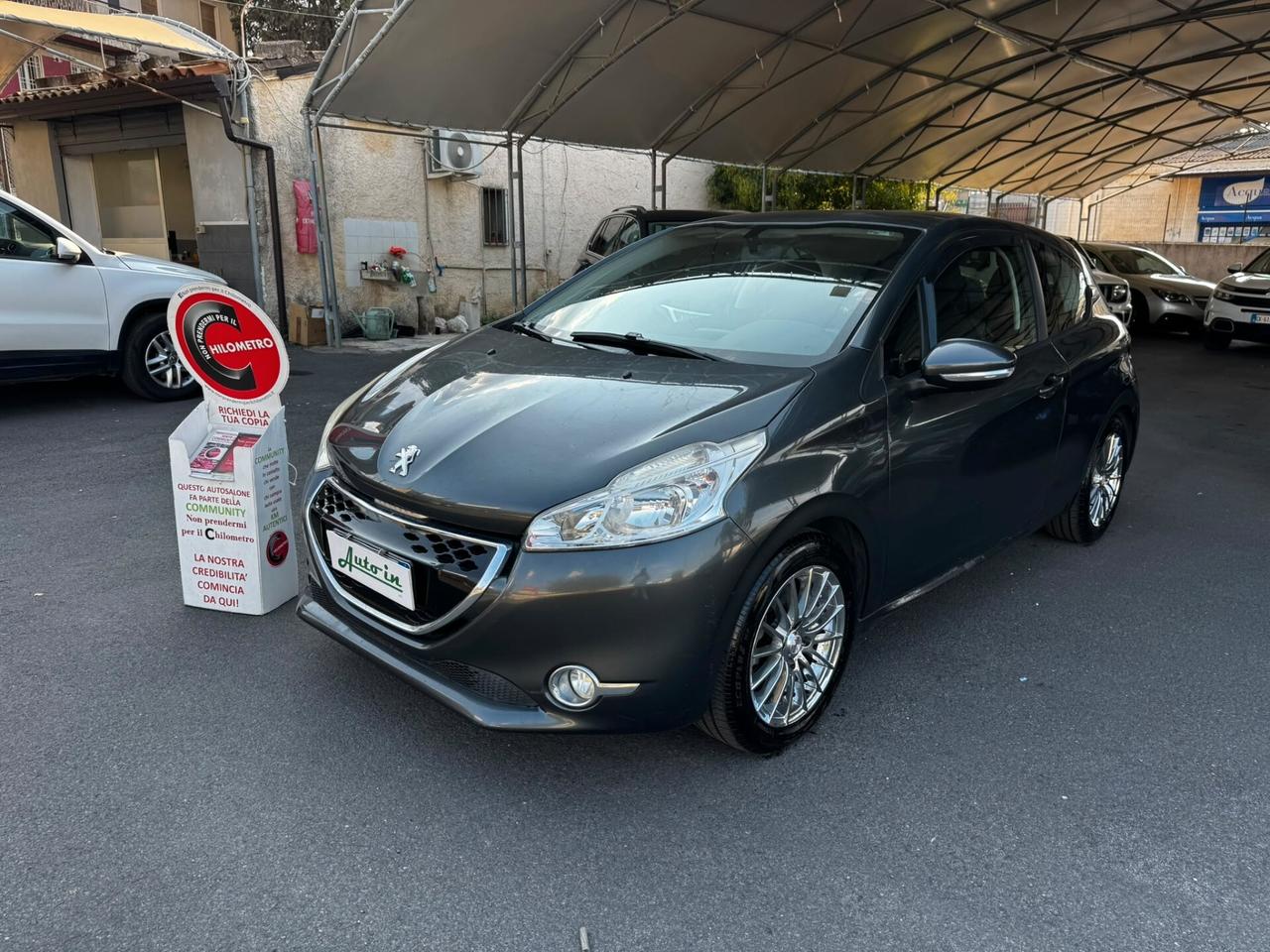 Peugeot 208 1.4 e-HDi 68 CV S&S robotizzato 3 porte Active