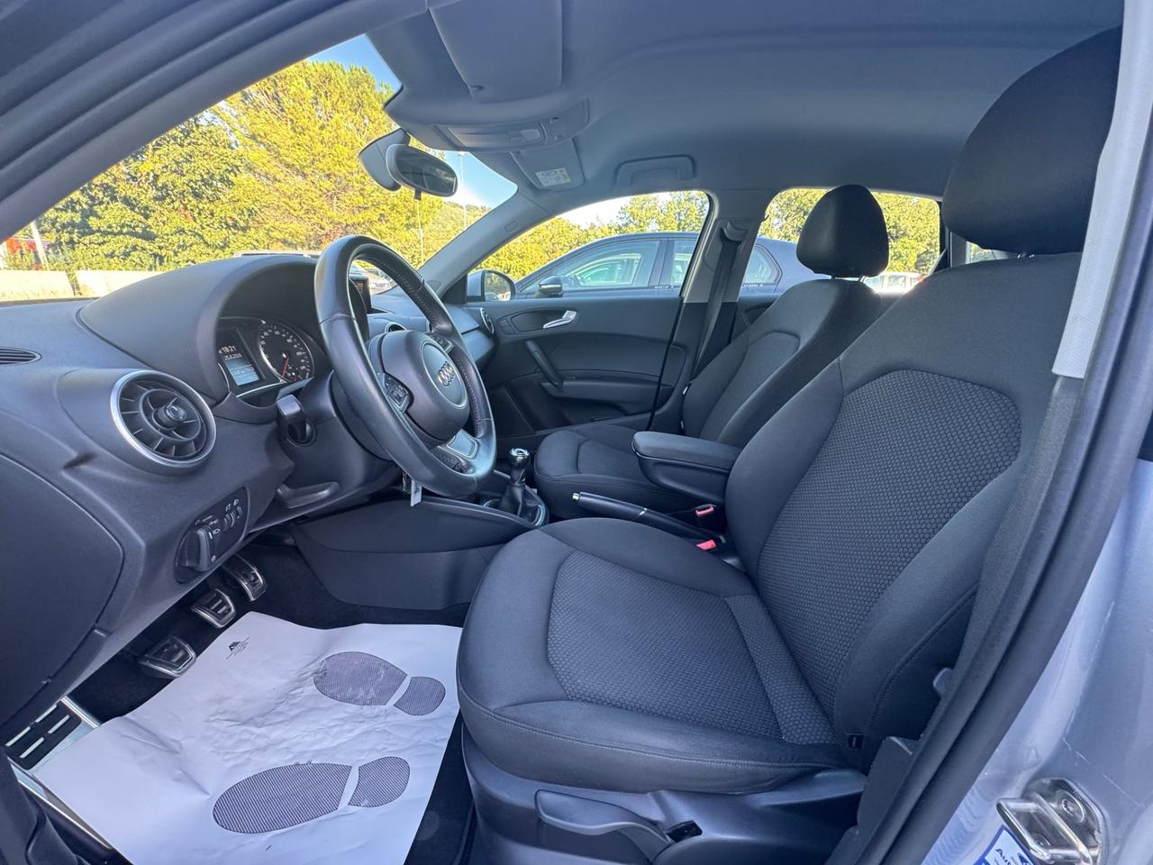 Audi A1 Sportback 1.4 TDI 90Cv S-Line Exterior