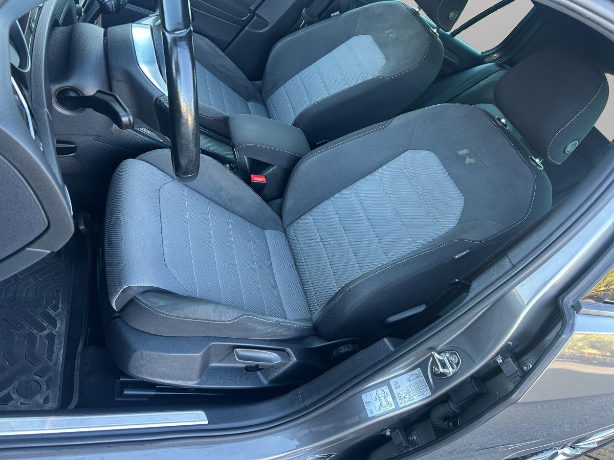 VOLKSWAGEN - Golf - 1.6 TDI 110 CV 5p. R LINE