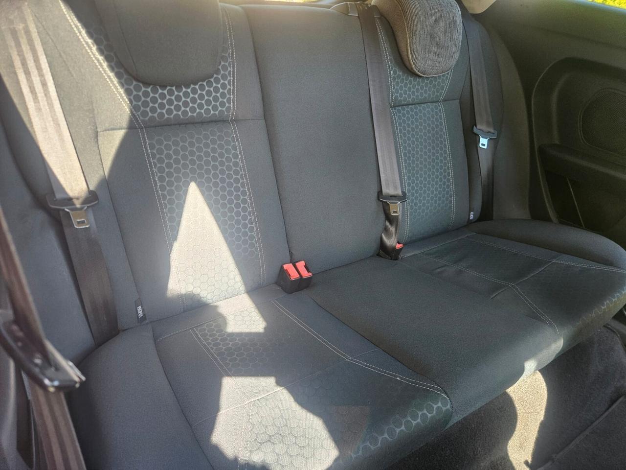 Ford Fiesta 1.4 TDCi 68CV 3 porte Titanium
