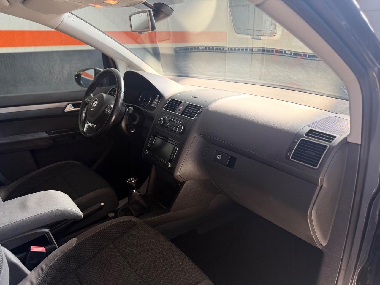 Volkswagen Touran 1.6 TDI Trendline NEOPATENTATI