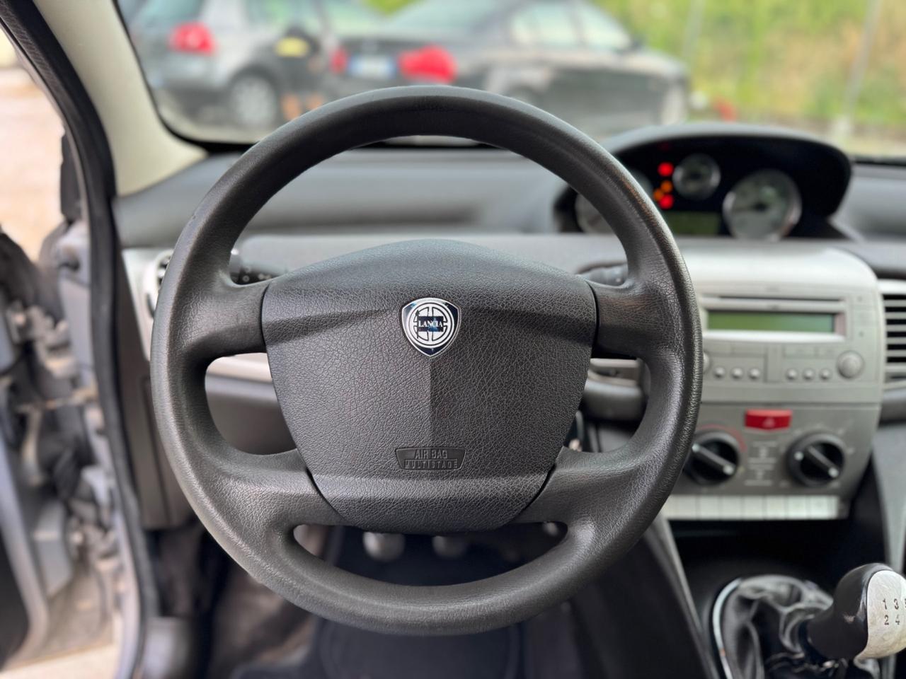 Lancia Ypsilon 1.3 MJT 90 CV ORO