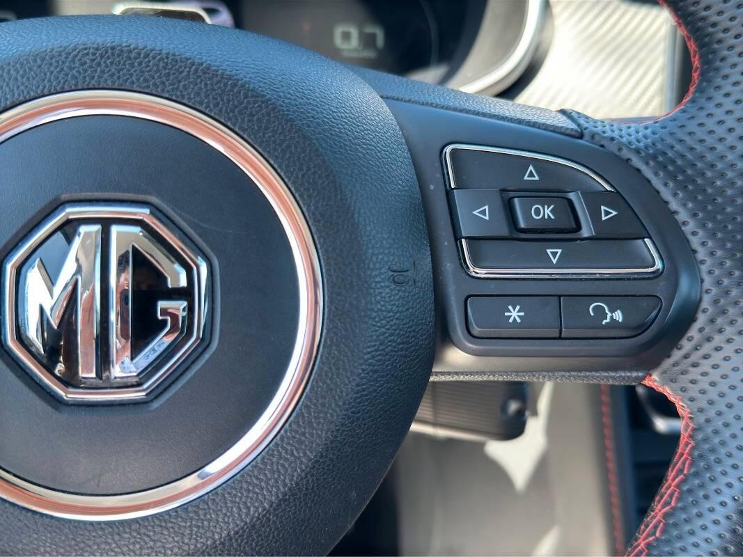 Mg ZS 1.5 Classic Luxury con Telecam e CarPlay