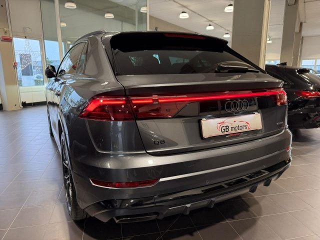 AUDI Q8 50 TDI 286 CV quattro S line edition Black Pack
