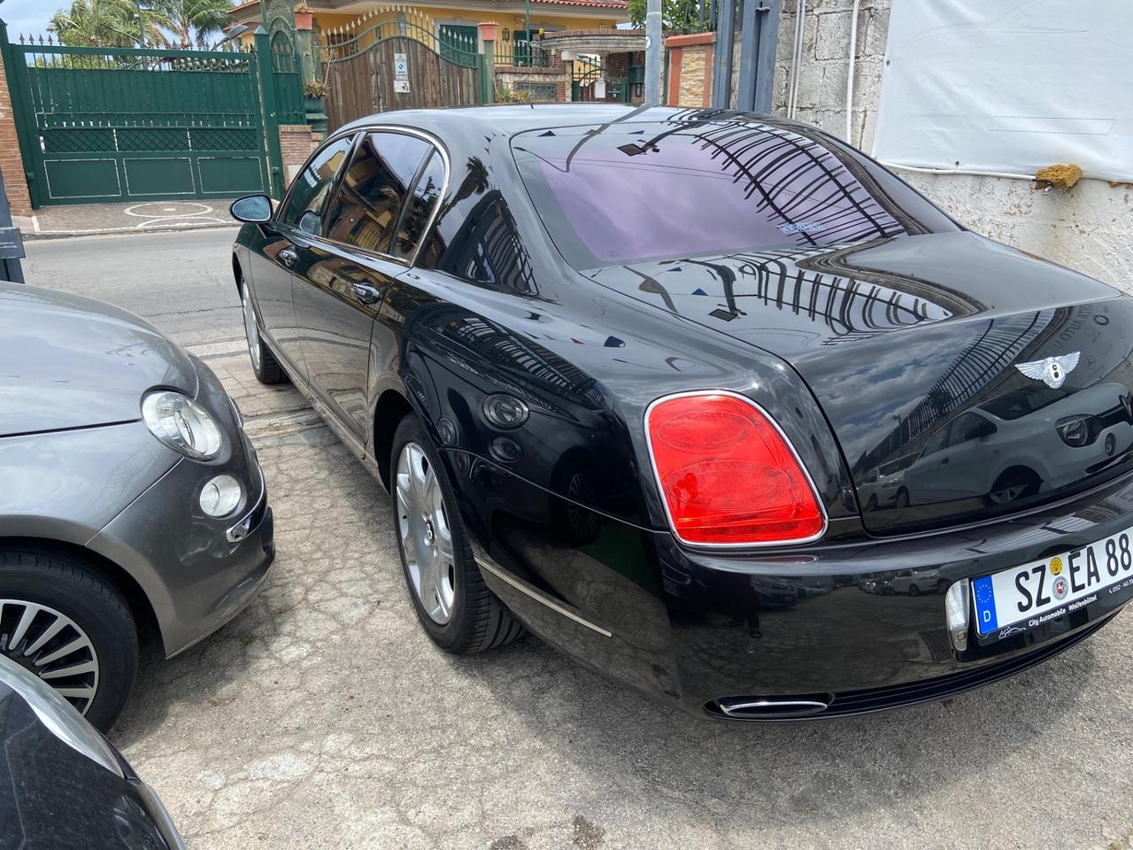 Bentley Flying Spur *W12* Chauffeur Paket