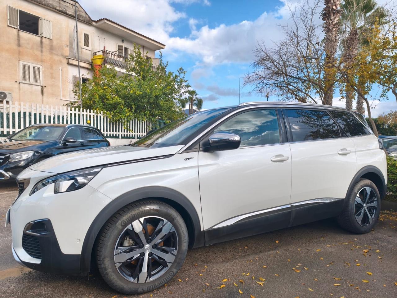 PEUGEOT 5008GTLINE 1.5HDi 130cv