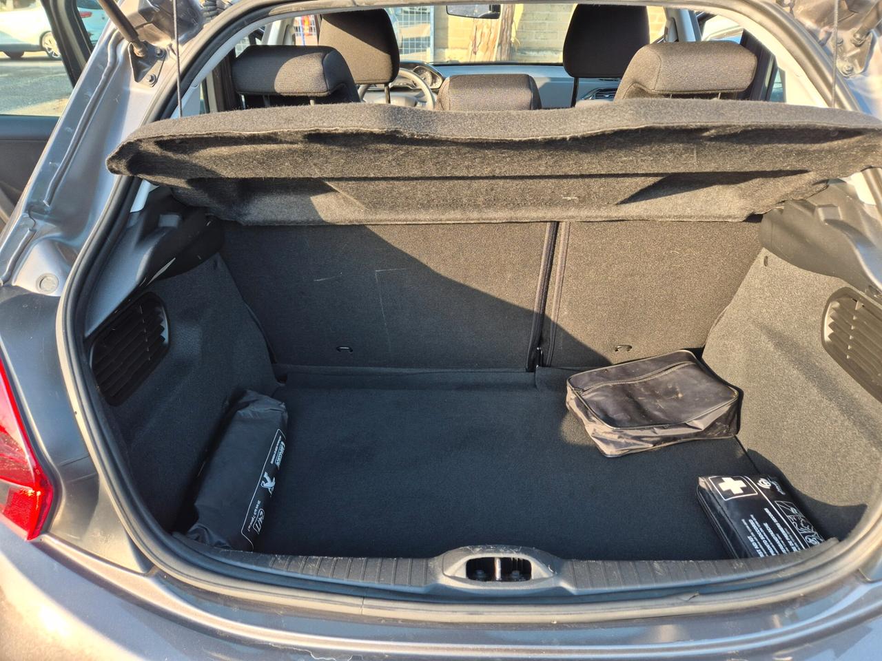 Peugeot 208 PureTech 82 5p. GPL Allure