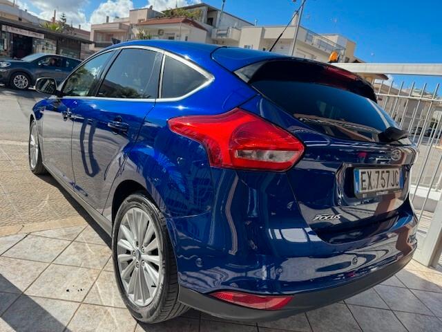 Ford Focus 1.5 TDCi 120 CV Titanium Navi-Tel-Wifi