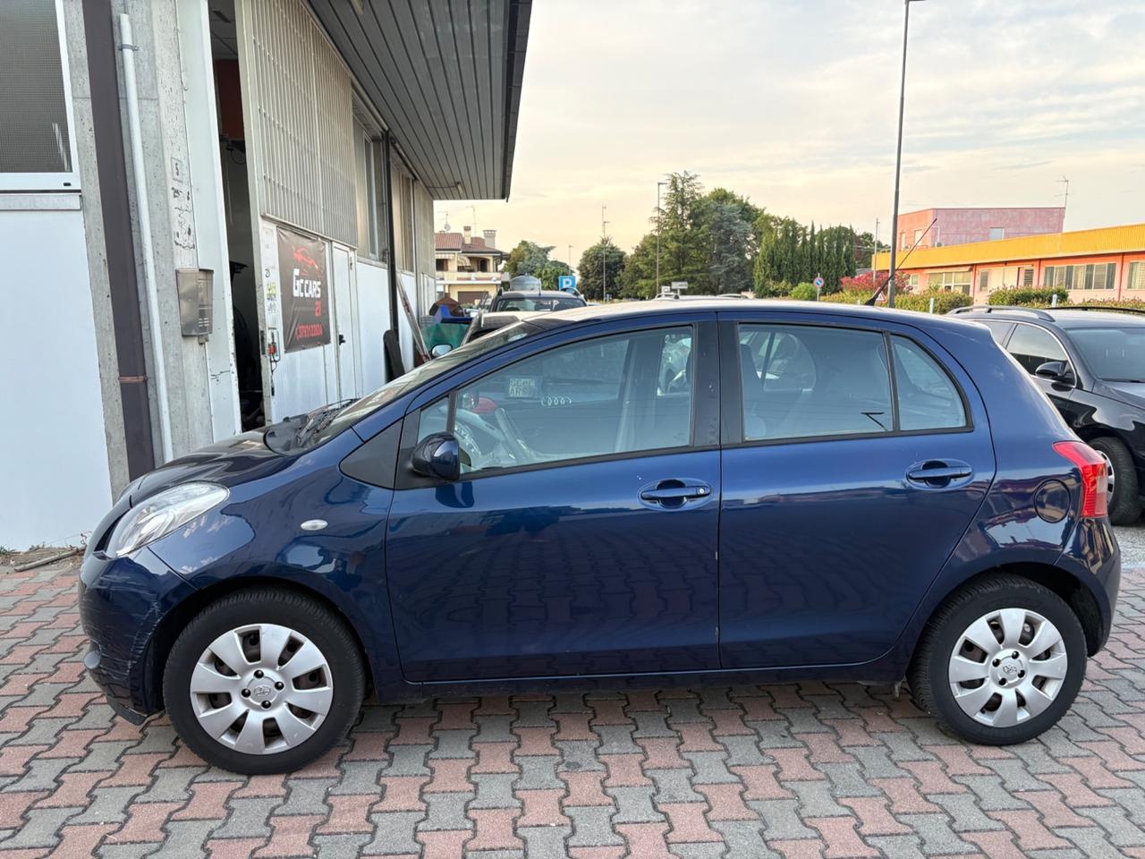 Toyota Yaris 1.0 5 porte Sol