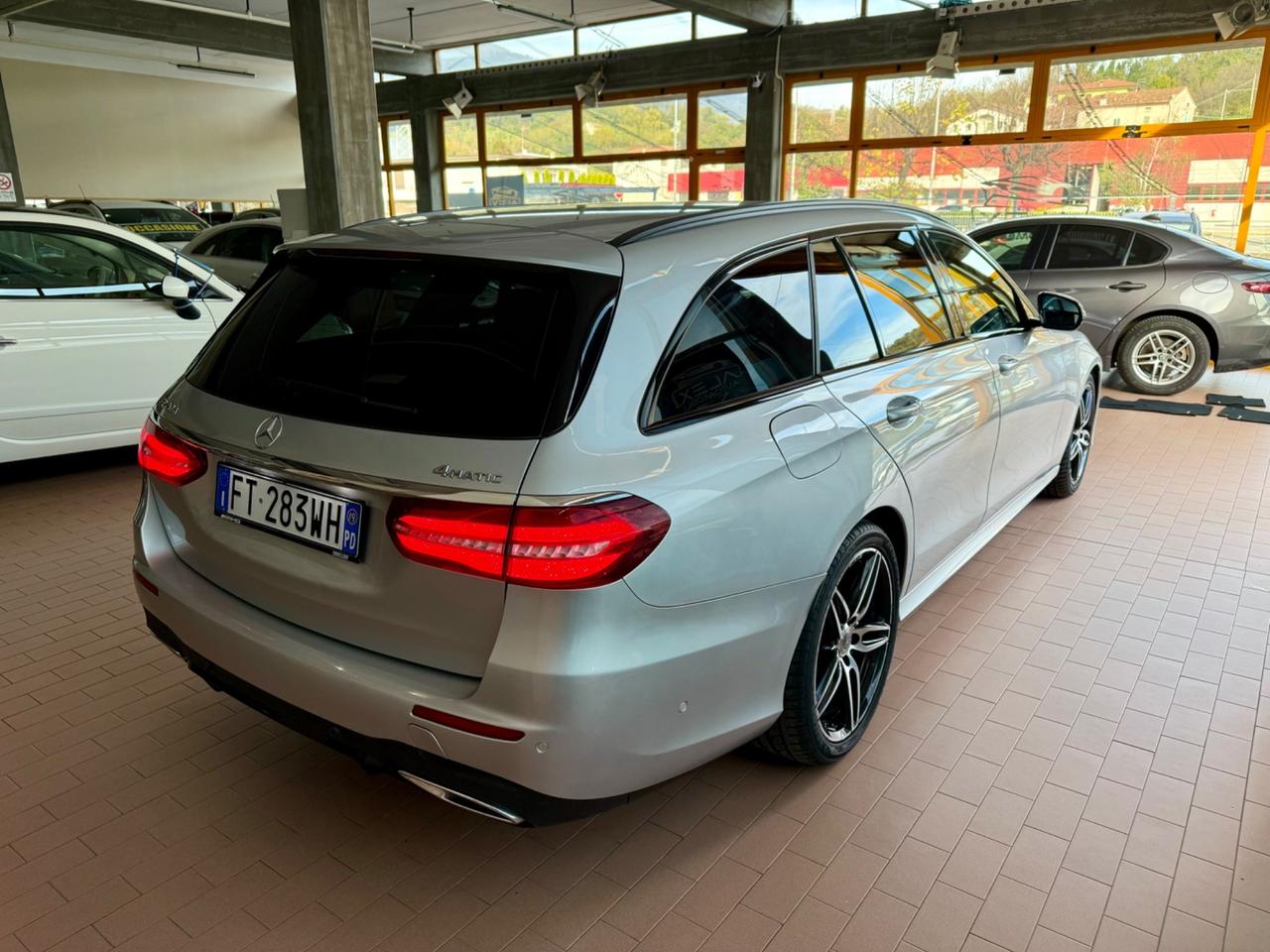 Mercedes Benz E220d 194cv AMG 4Matic Gancio Tr