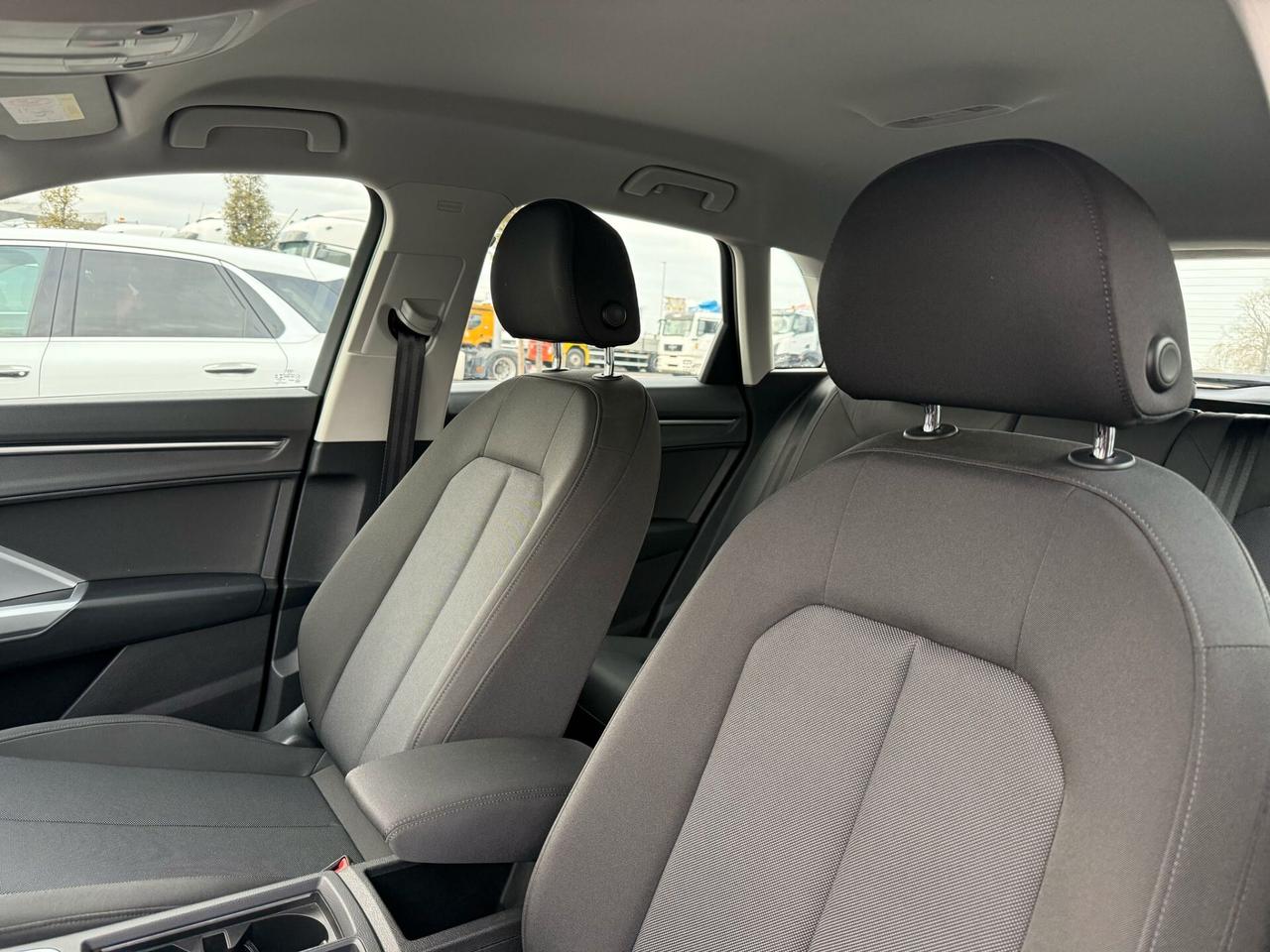 Audi Q3 35 TDI S tronic Business