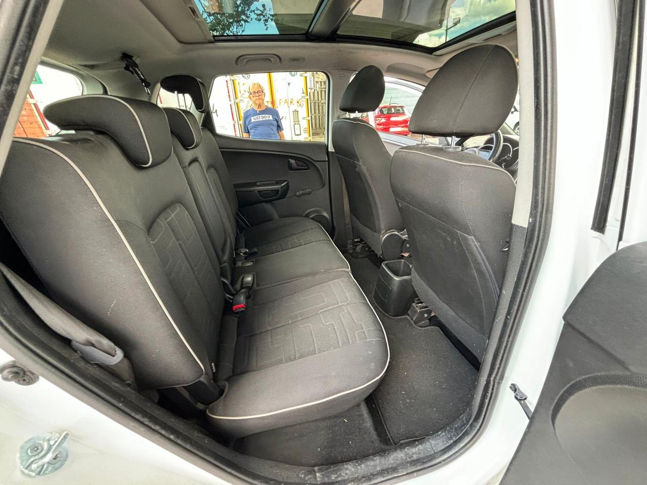 Kia Venga 1.4 CRDi 90CV WGT Fullsky