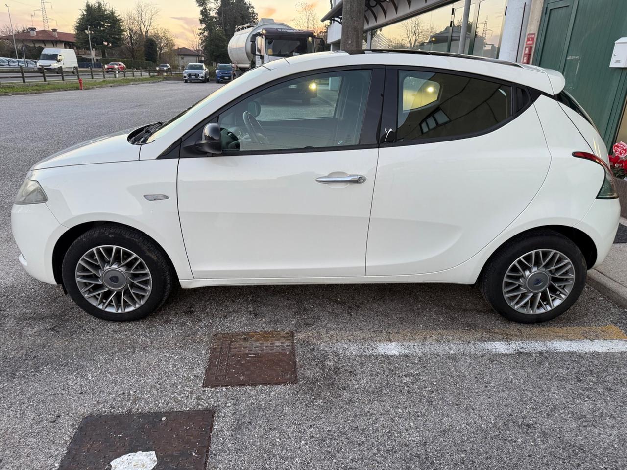 Lancia Ypsilon 1.3 MJT