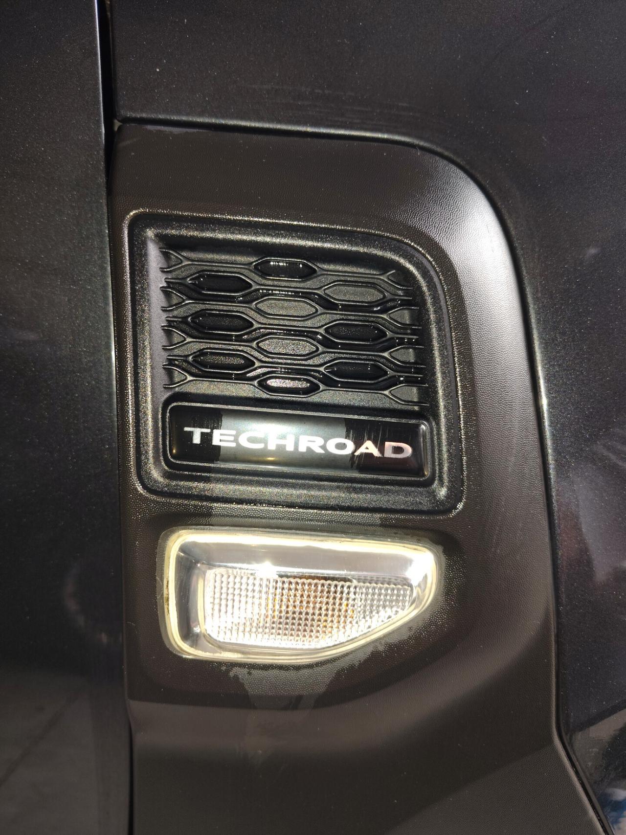 Dacia Duster 1.6 SCe GPL 4x2 Techroad