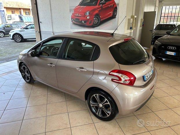 PEUGEOT 208 PureTech 82 5 porte Allure