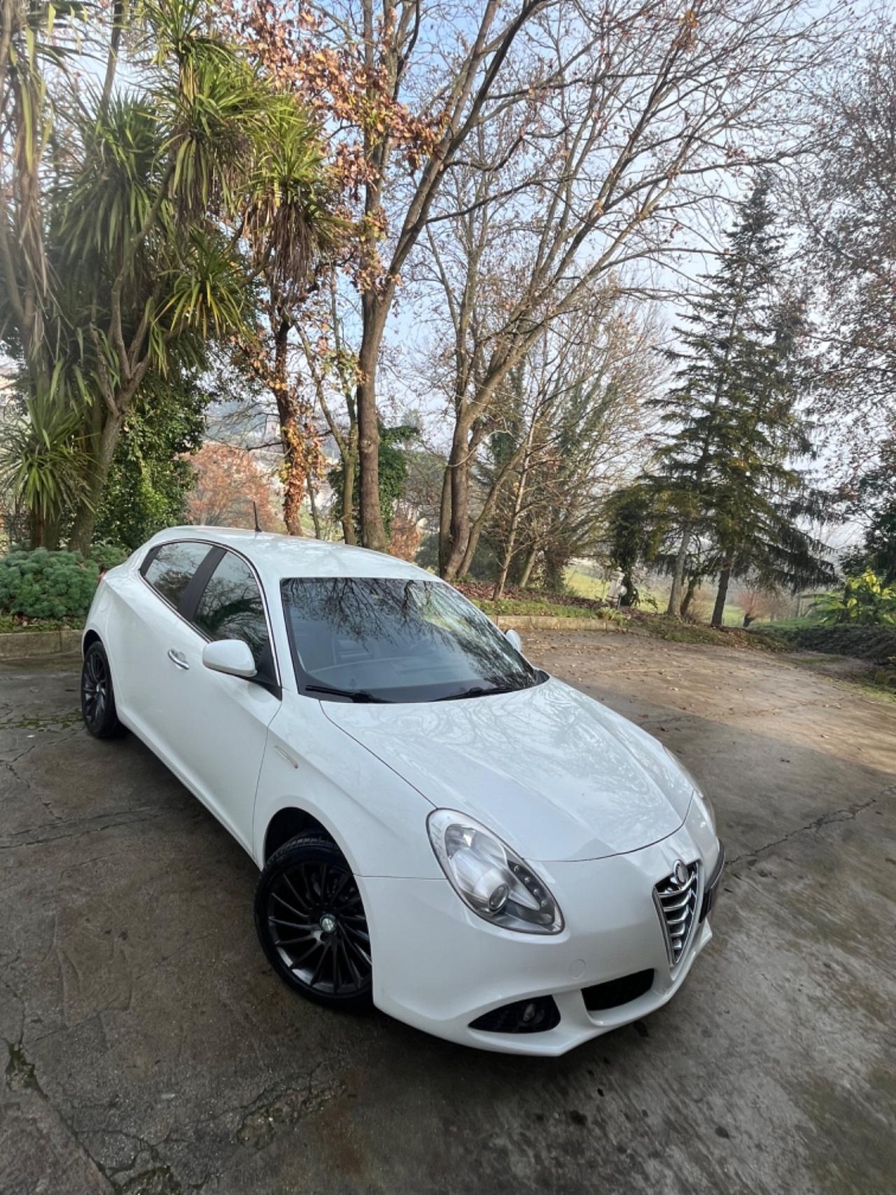 !OCCASIONE!ALFA ROMEO GIULIETTA 1.6 105 CV NEOPATENTATI OK
