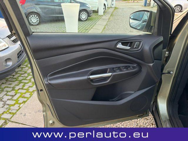 FORD Kuga 2.0 TDCi 140 CV Titanium CAMBIO AUTOMATICO