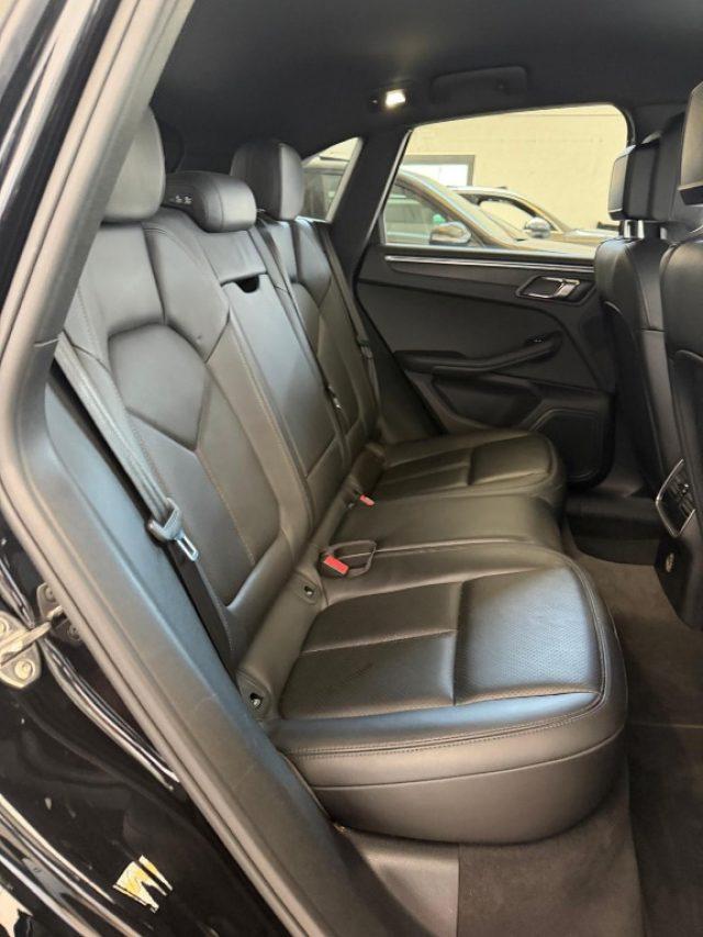 PORSCHE Macan 2.0 //TOTAL BLACK//21//