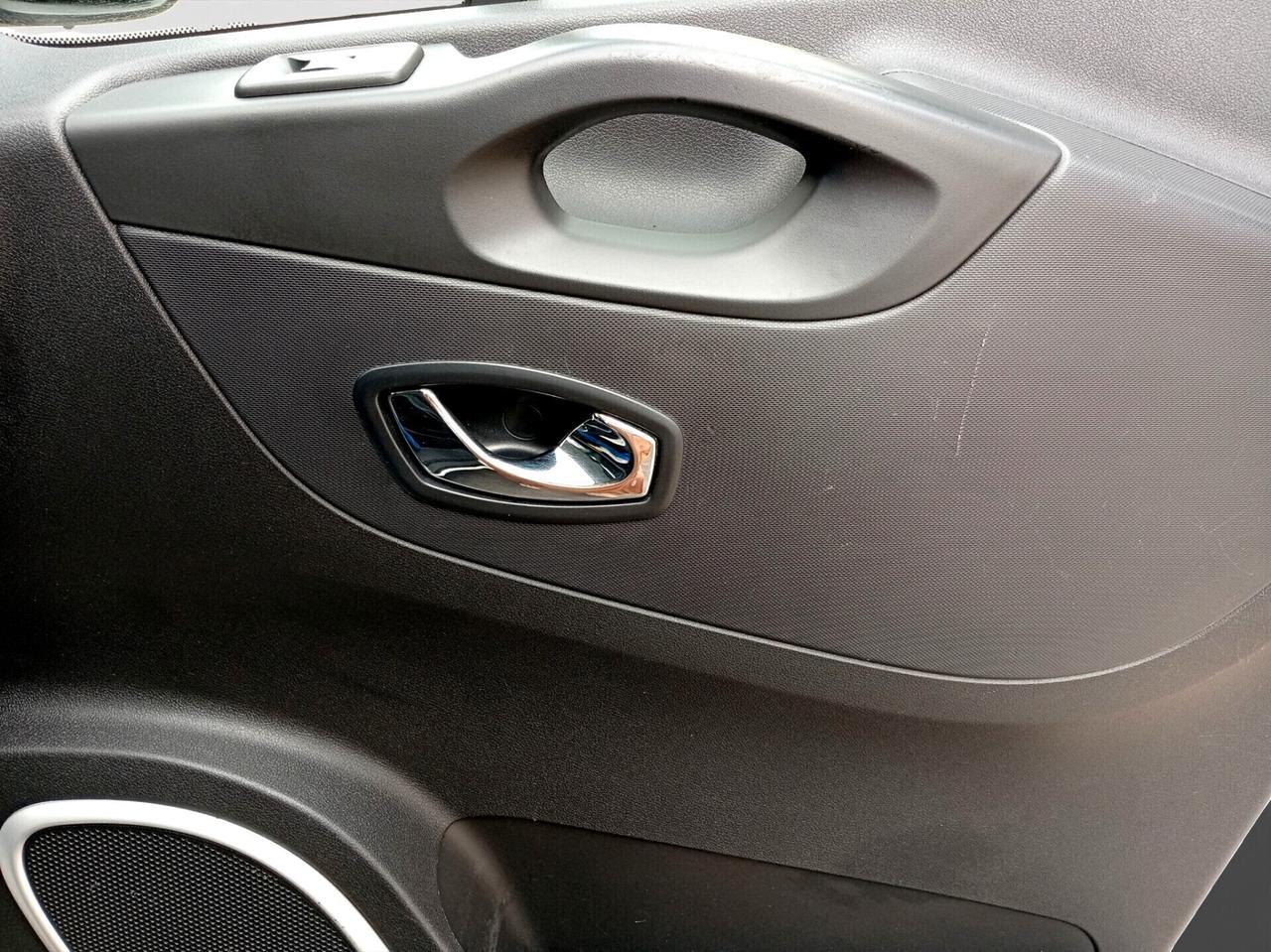 Vivaro 29 1.6 Combi LUNGO 9 POSTI bus