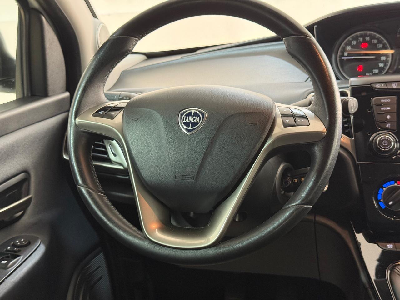 Lancia Ypsilon 1.2 69 CV 5 porte Gold