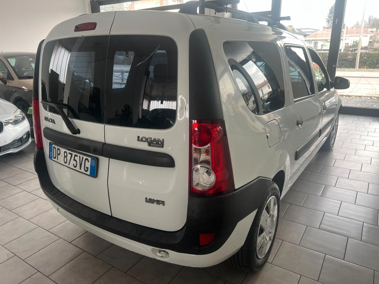 Dacia Logan MCV 1.6 16V 5 posti Lauréate