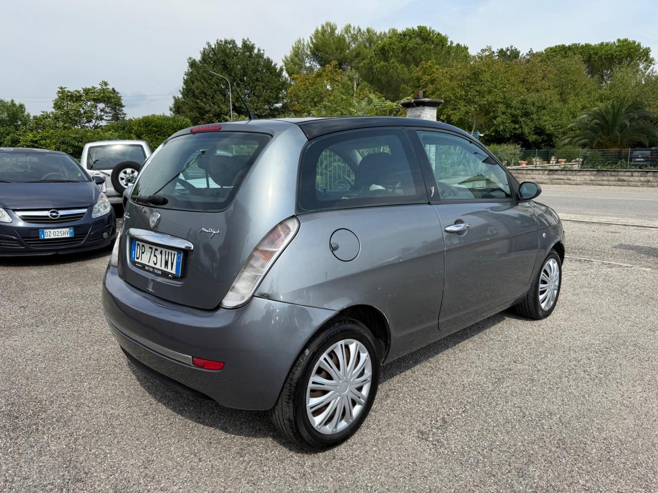 Lancia Ypsilon 1.3 MJT 75 CV Argento