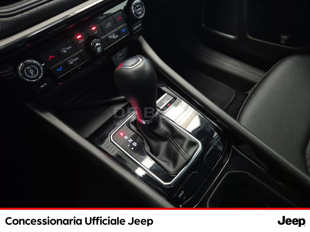 Jeep Compass 1.5 turbo t4 mhev night eagle 2wd 130cv dct