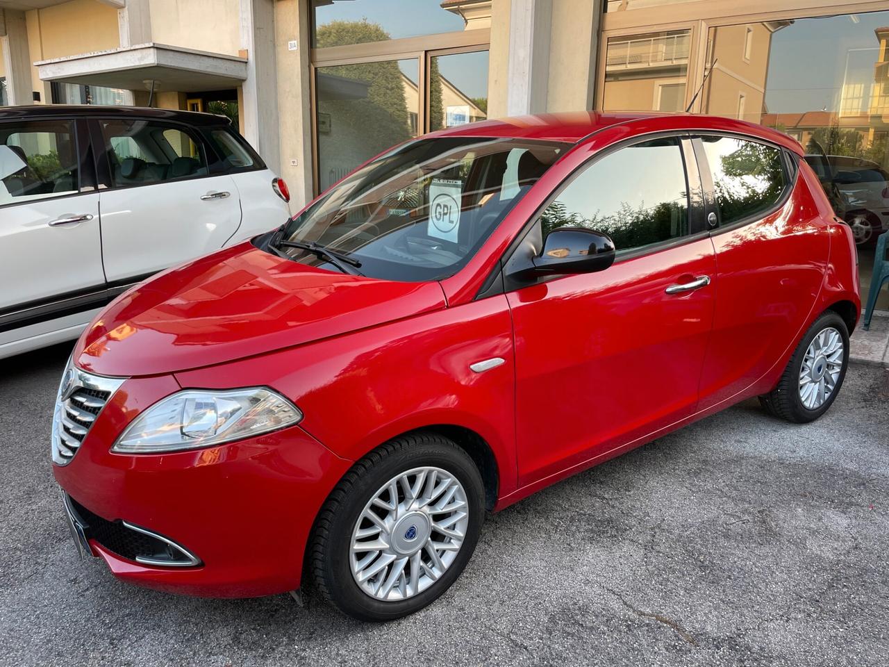 Lancia Ypsilon 1.2 69 CV 5 porte GPL Ecochic Gold
