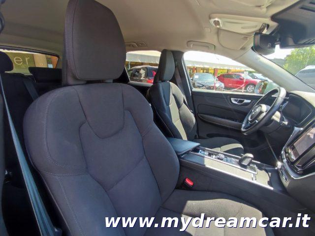VOLVO XC60 B4 (d) AWD Geartronic Momentum Pro