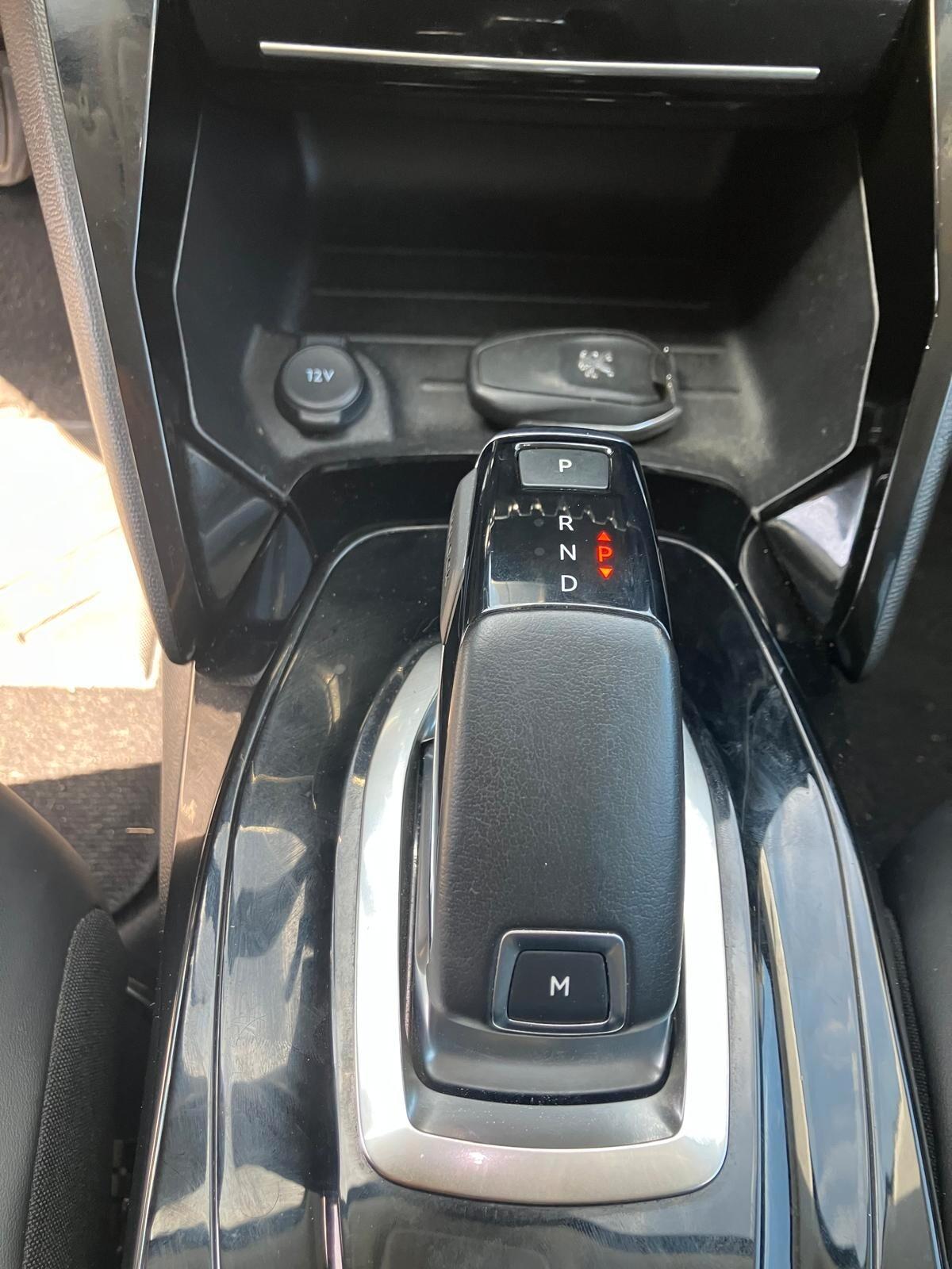 PEUGEOT 2008 1.5 BlueHDi 130cv EAT8 GT Pack