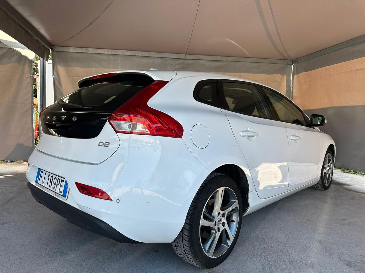 Volvo V40 D2 R-design Momentum