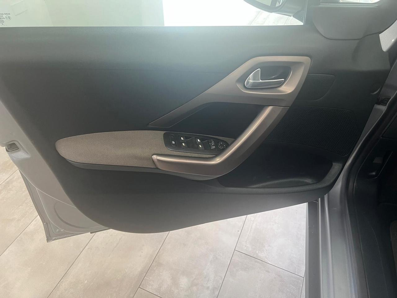 Peugeot 2008 1.6 e-HDi 115 CV Stop&Start Allure
