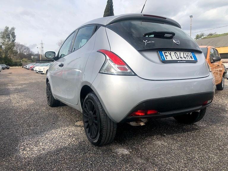 Lancia Ypsilon 1.2 69 CV 5 porte GPL Ecochic Elefantino Blu